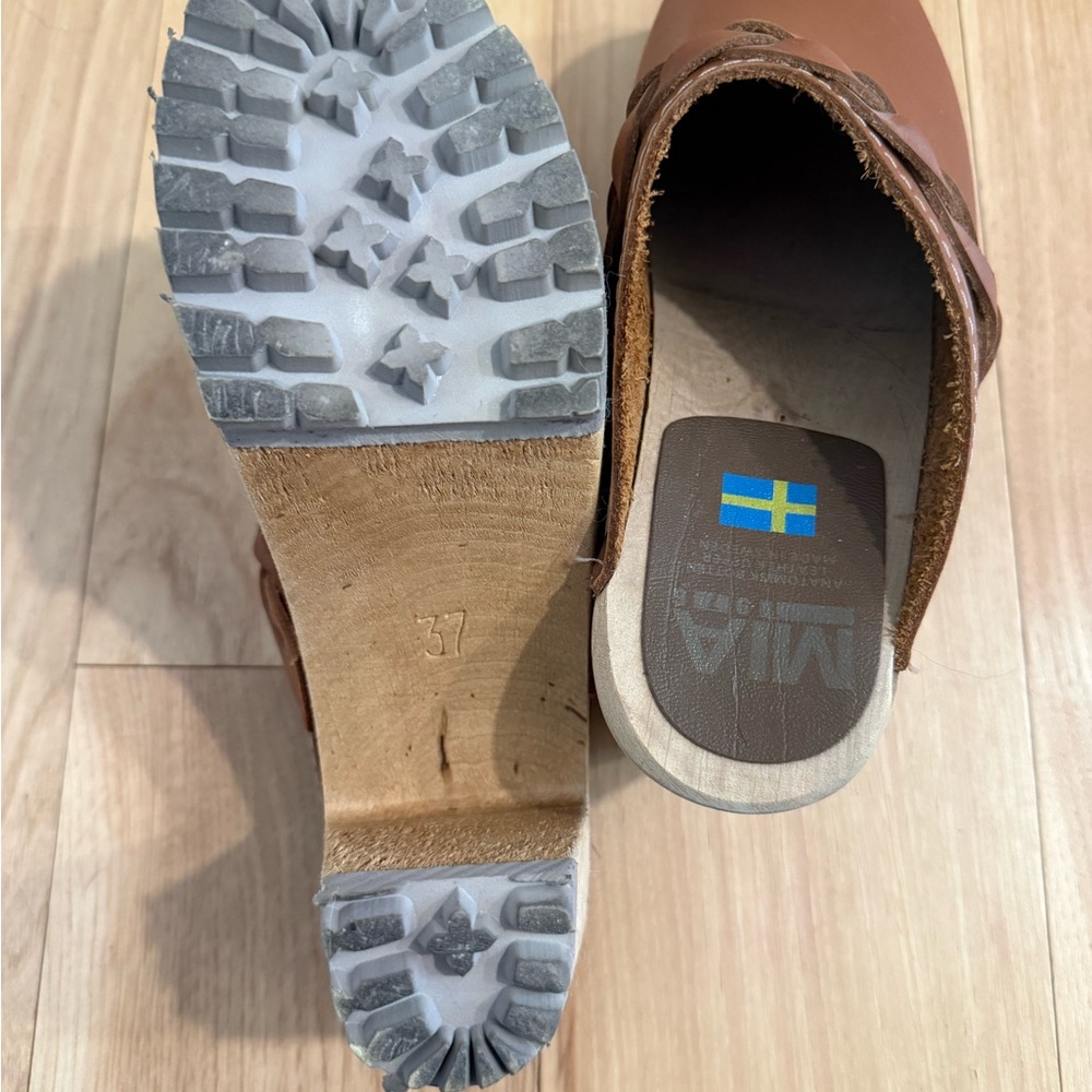 MIA Women's Tan Braided Clogs - Picture 3 of 3